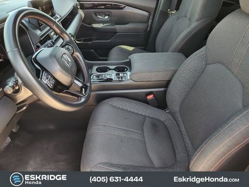 Used 2025 Honda Pilot Sport image 14