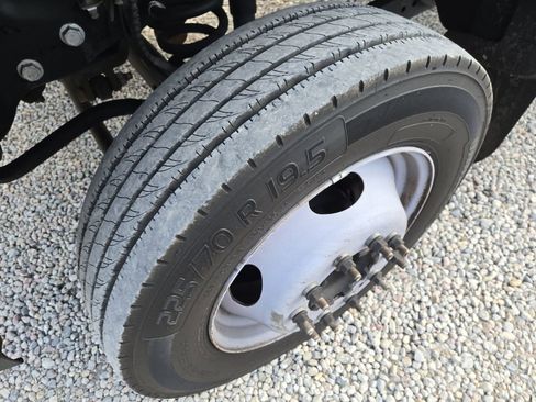 Used 2018 Ford F550 2WD Crew Cab Super Duty w/ Power Equipment Group image 28