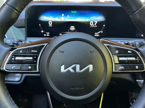Used 2024 Kia Seltos SX w/ SX Sunroof Package AWD/4WD image 24