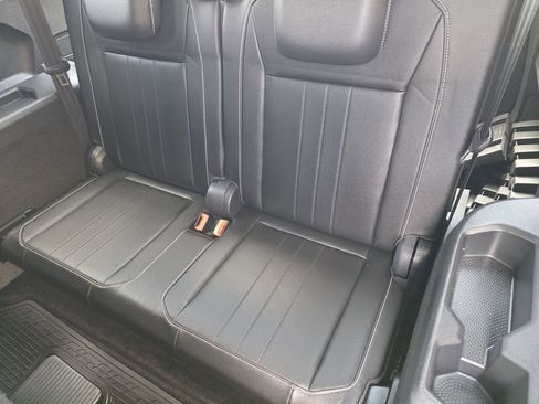 Used 2024 Volkswagen Tiguan SE R-Line FWD image 22