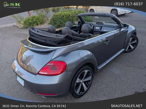 Used 2013 Volkswagen Beetle 2.0T FWD image 4