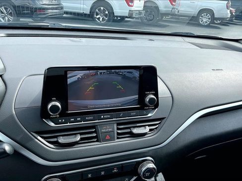 Used 2023 Nissan Altima 2.5 S FWD image 17