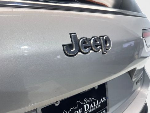 Used 2022 Jeep Grand Cherokee L Limited AWD/4WD image 21