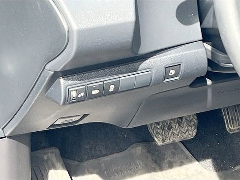 Used 2025 Toyota Corolla SE w/ SE Premium Package AWD/4WD image 10