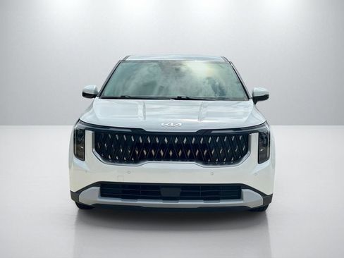 Used 2026 Kia Carnival FWD image 2