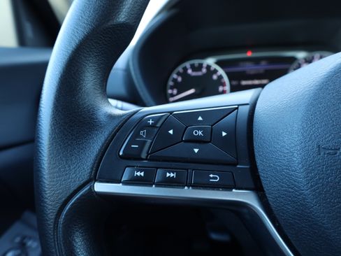 Used 2023 Nissan Sentra SV image 18