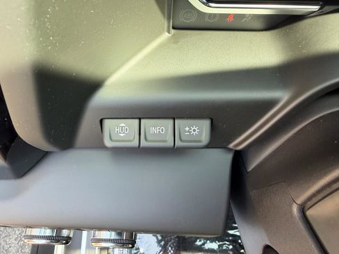 Used 2025 GMC Sierra 1500 AT4 w/ AT4 Premium Package image 30