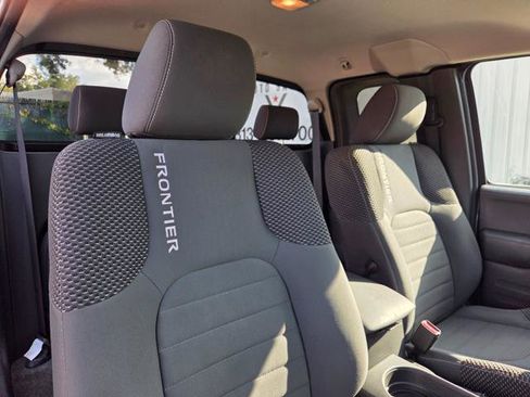 Used 2016 Nissan Frontier Desert Runner image 34