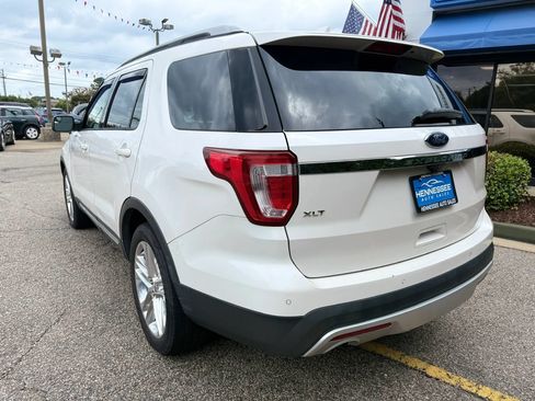 Used 2016 Ford Explorer XLT w/ Equipment Group 202A FWD image 10