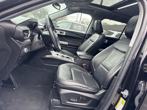 Used 2021 Ford Explorer Limited w/ Equipment Group 301A AWD/4WD image 33