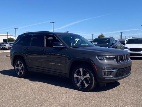 Used 2024 Jeep Grand Cherokee Limited 4xe w/ Trailer Tow Package AWD/4WD image 7