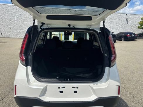 Used 2023 Kia Soul LX FWD image 22