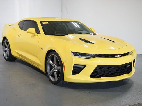 Used 2018 Chevrolet Camaro SS image 3