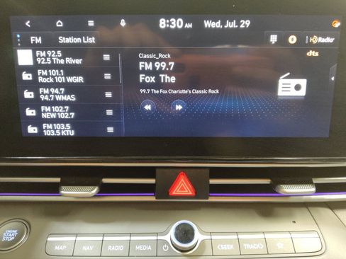 Used 2025 Hyundai Elantra SEL FWD image 25