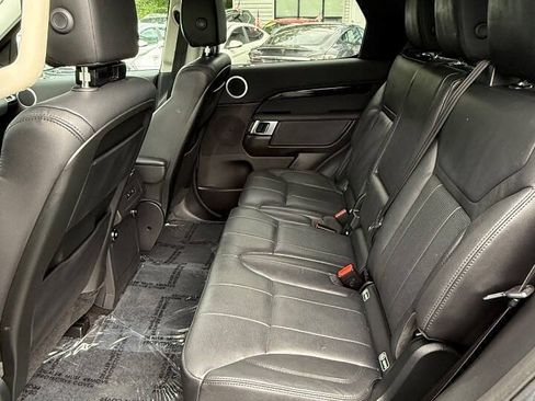 Used 2018 Land Rover Discovery SE AWD/4WD image 15