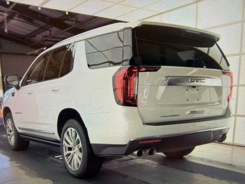 Used 2022 GMC Yukon Denali AWD/4WD image 4