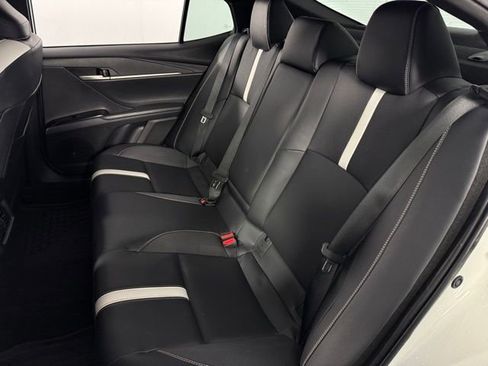 Used 2025 Toyota Camry SE image 16