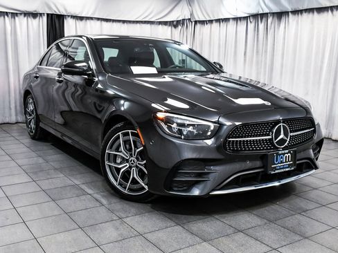 Used 2023 Mercedes-Benz E 350 4MATIC Sedan image 3