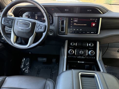 Used 2023 GMC Yukon Denali AWD/4WD image 22