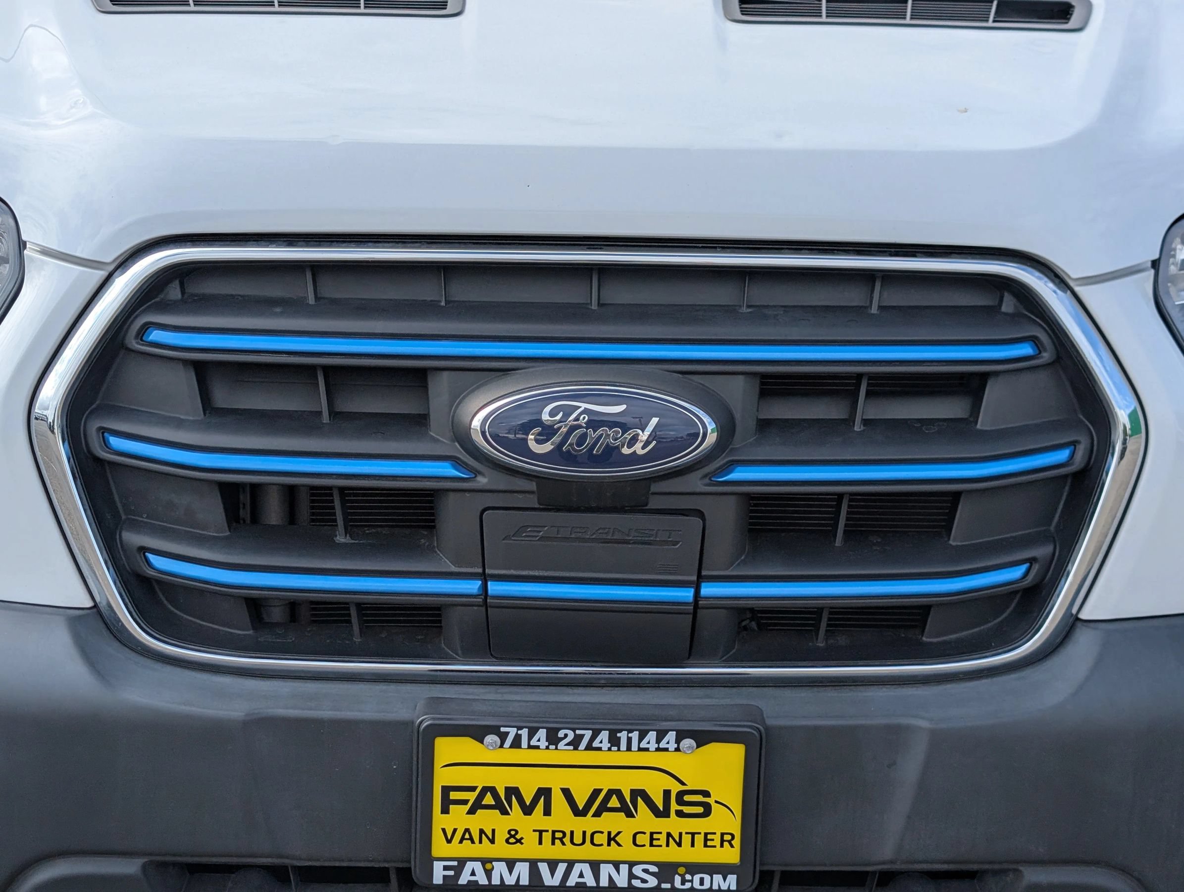 Used 2023 Ford E-Transit Medium Roof RWD image 3