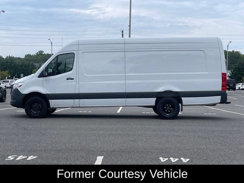 Used 2025 Mercedes-Benz Sprinter 3500 image 2