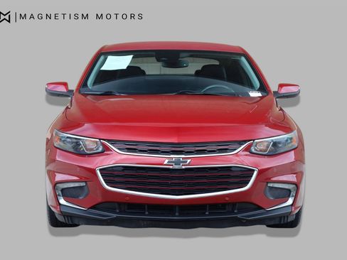 Used 2018 Chevrolet Malibu Hybrid w/ Leather Package FWD image 4