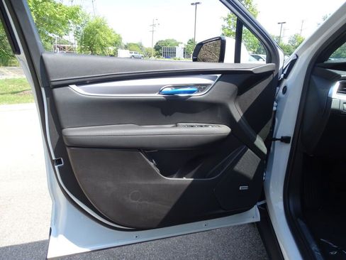 New 2025 Cadillac XT5 Luxury image 29