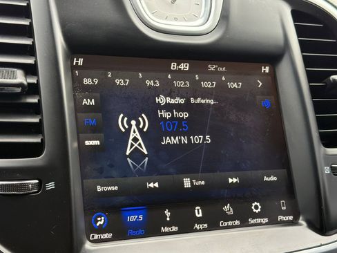 Used 2019 Chrysler 300 Touring L w/ Quick Order Package 22F image 16