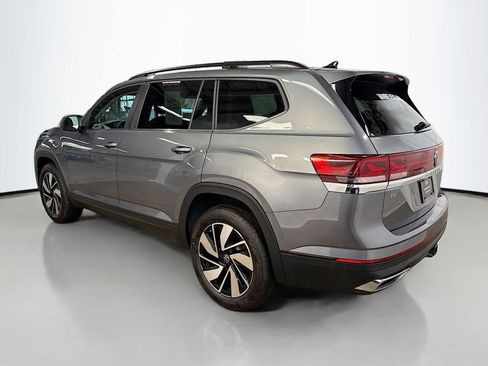 Used 2025 Volkswagen Atlas SE image 5
