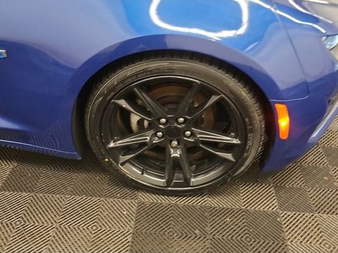 Used 2021 Chevrolet Camaro LT w/ RS Package image 6