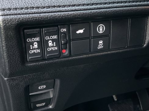 Used 2024 Honda Odyssey EX-L image 25