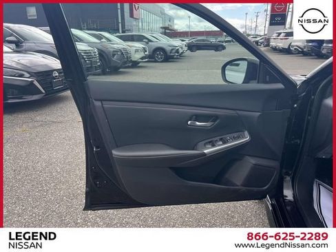Certified 2023 Nissan Sentra SR w/ Midnight Edition Package FWD image 16