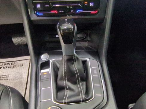 Used 2023 Volkswagen Tiguan SE AWD/4WD image 22