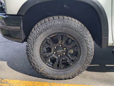 New 2026 Chevrolet Silverado 1500 ZR2 image 7