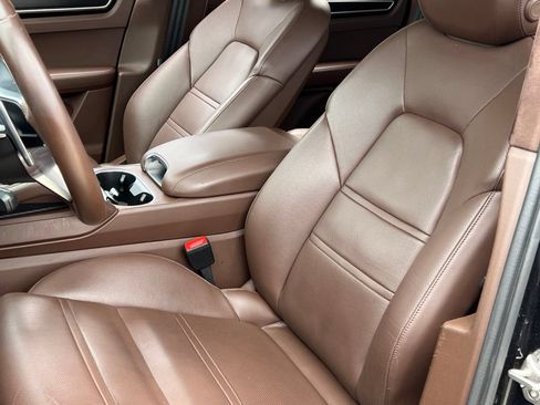 Certified 2021 Porsche Cayenne GTS AWD/4WD image 5