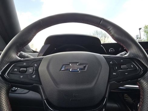 Used 2024 Chevrolet Trax RS w/ Driver Confidence Package FWD image 22