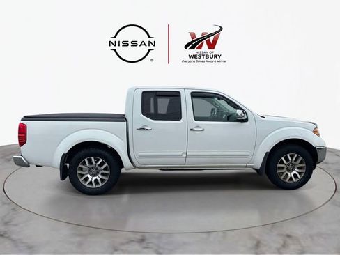 Used 2013 Nissan Frontier SL w/ Moonroof Pkg AWD/4WD image 2
