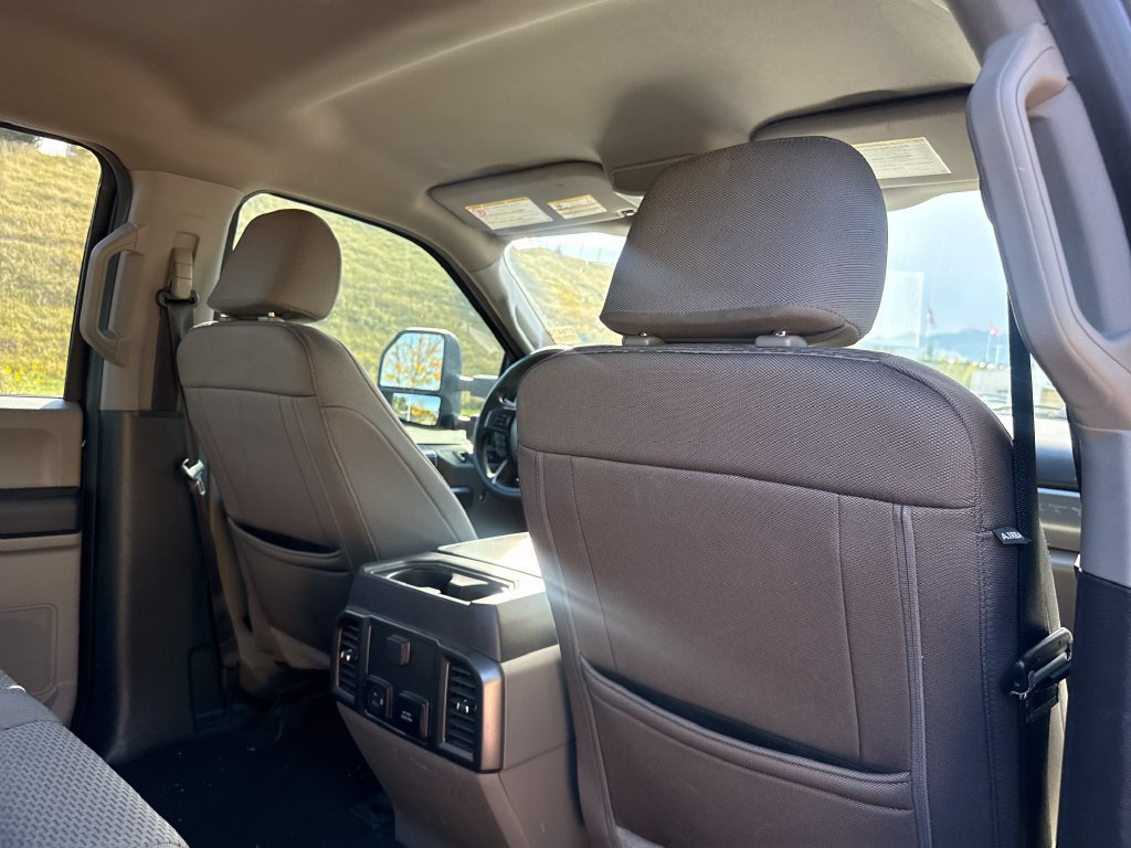 Used 2022 Ford F250 XLT w/ Black Appearance Package AWD/4WD image 25