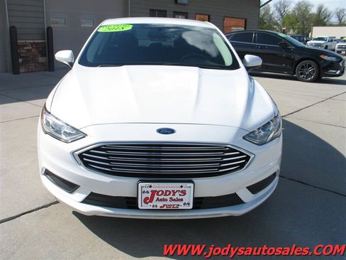 Used 2018 Ford Fusion SE FWD image 33