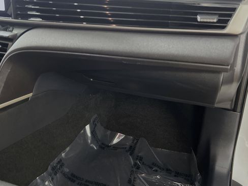 Used 2025 Toyota Camry LE w/ Convenience Package image 35