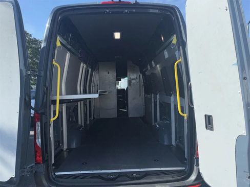Used 2019 Mercedes-Benz Sprinter 2500 170 Extended Cargo image 5