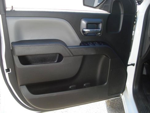 Used 2015 Chevrolet Silverado 2500 W/T AWD/4WD image 18