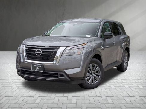 New 2025 Nissan Pathfinder S image 2
