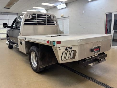 Used 2025 RAM 3500 Tradesman w/ Chrome Appearance Group AWD/4WD image 8