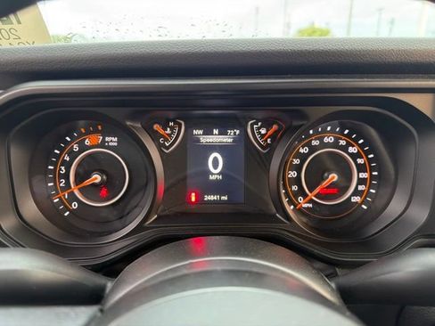 Used 2025 Jeep Wrangler Sport AWD/4WD image 15