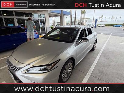 Used 2020 Lexus ES 300h w/ Premium Package
