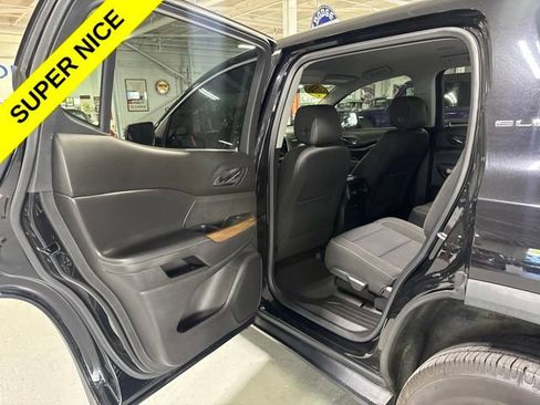 Used 2023 GMC Acadia SLE AWD/4WD image 23