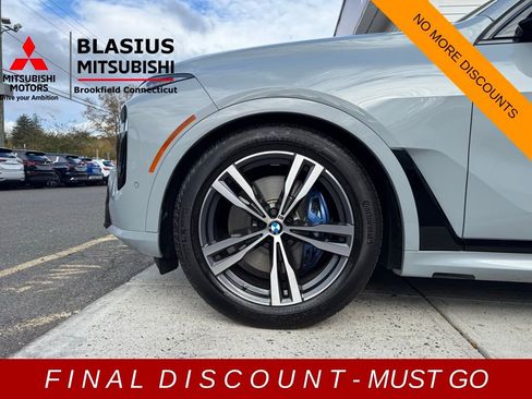 Used 2025 BMW X7 M60i w/ Climate Comfort Package image 7