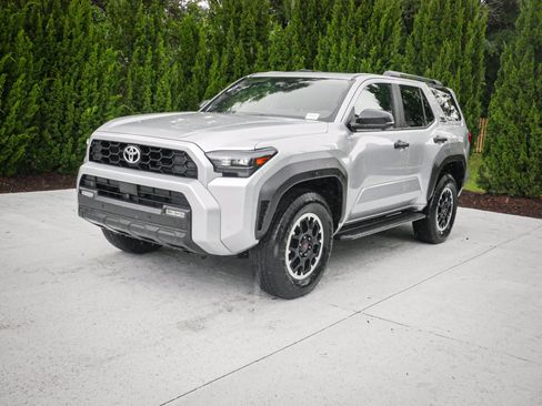 Used 2025 Toyota 4Runner TRD Off-Road Premium w/ Tow Technology Package AWD/4WD image 5