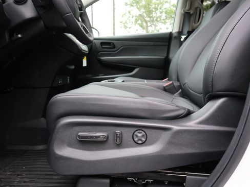 Certified 2026 Honda Odyssey EX-L image 31